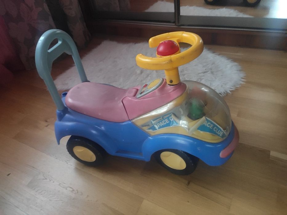 Машинка ,толокар ,каталка.