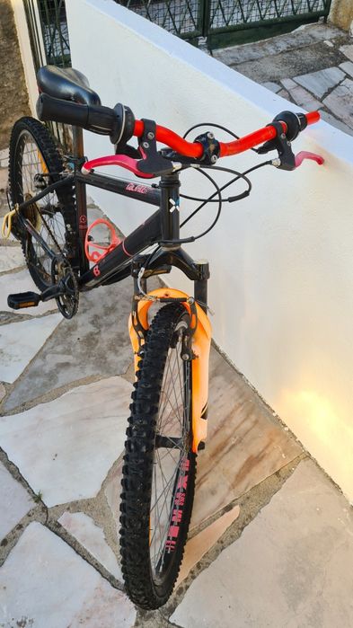 Btt  bicicleta avariada para pecas