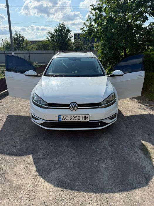 Volkswagen golf 2017 рік