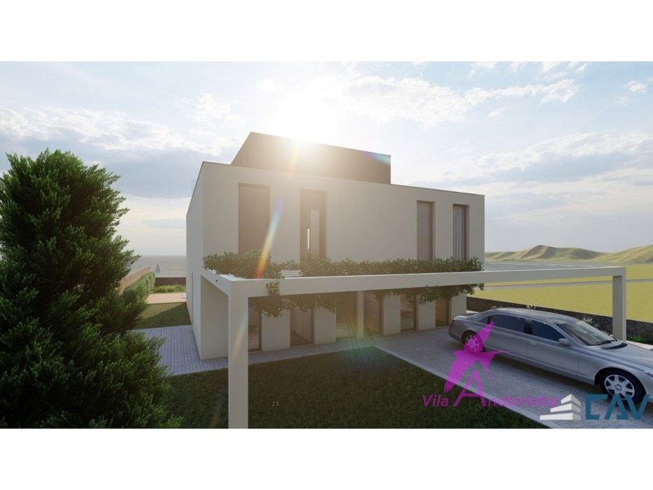 Moradia T5 com piscina e vista para o mar