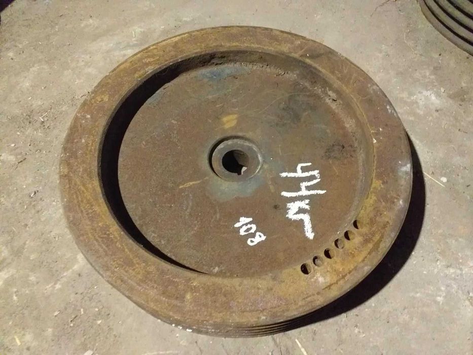 Шків автомобіля, Шкив двигуна 43 см, 4 ремні, профіль В