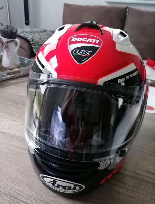 Capacete ducati arai