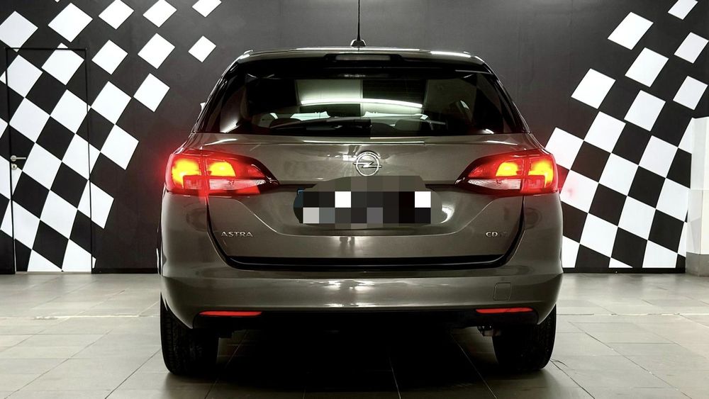 Opel astra sport tourer