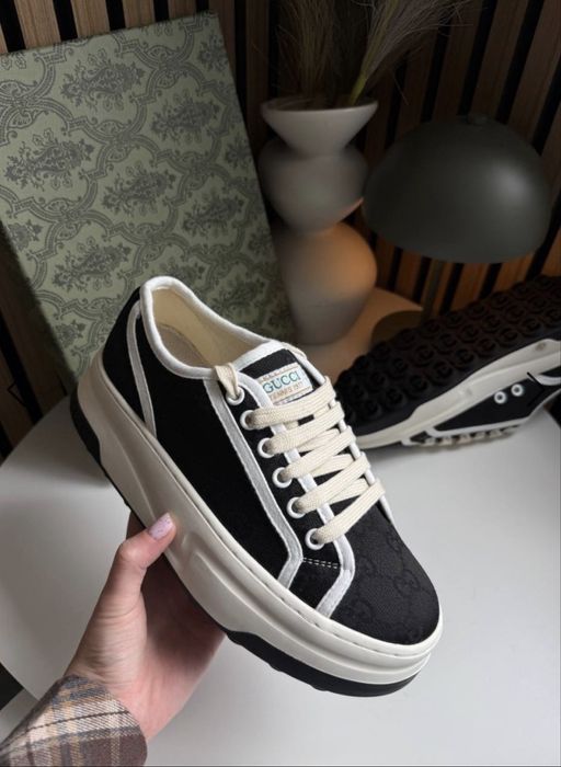 Кросівки жіночі Gucci GG Canvas чорно-білі, без коробки