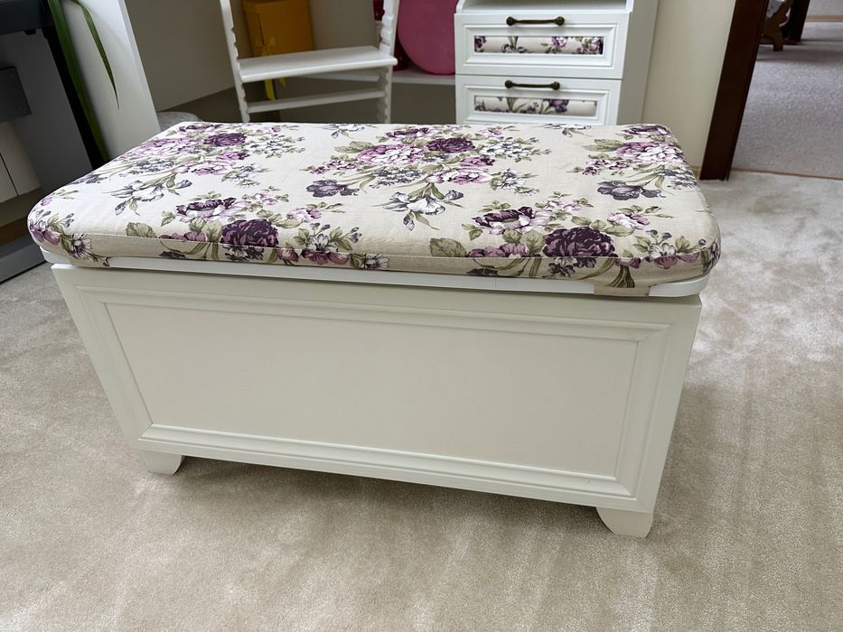 Комплект дитячих меблів