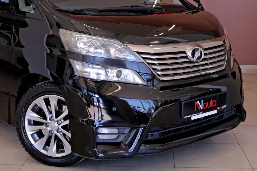 Toyota Vellfire 2011