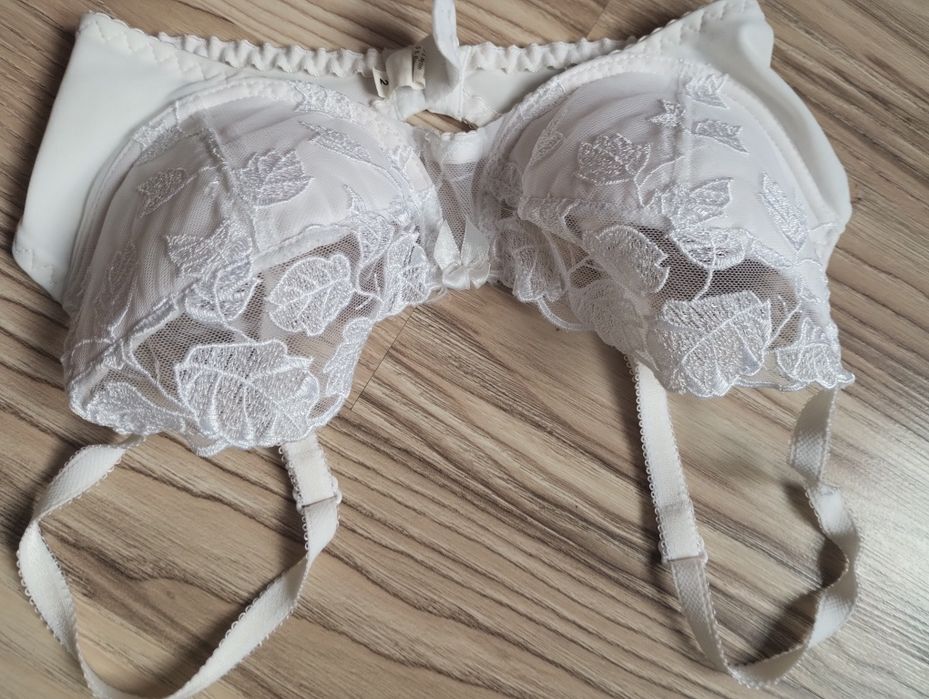 Biustonosz koronkowy 70,75 B,C