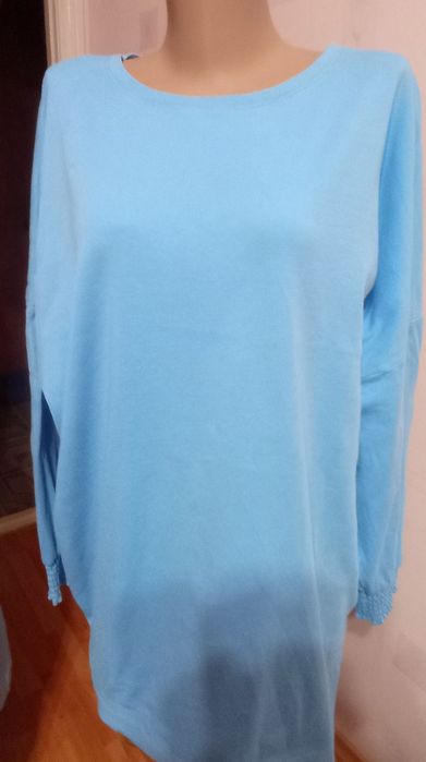 Продам жіночий реглан 60 розміру.