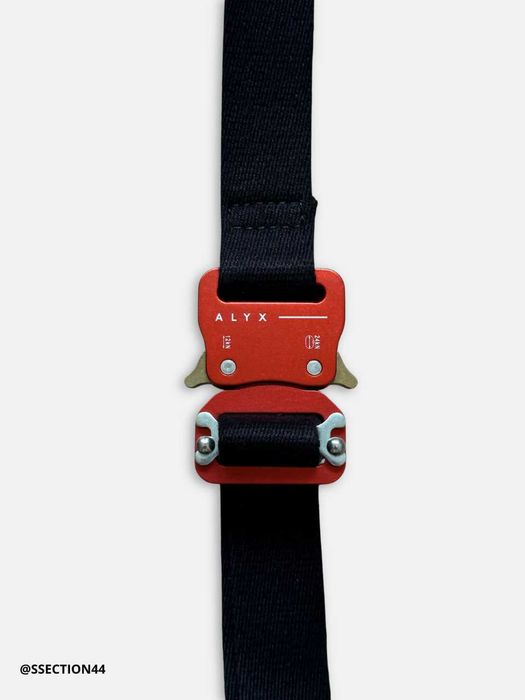 1017 ALYX 9SM Rollercoaster Belt Red