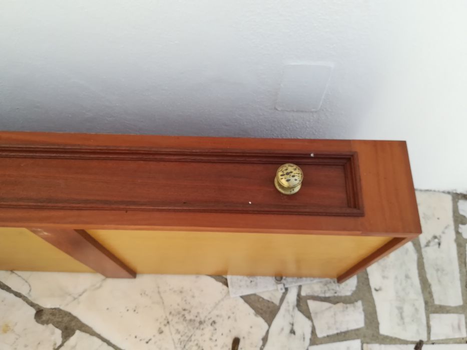 Gavetões de roupeiro de parede em madeira maciça