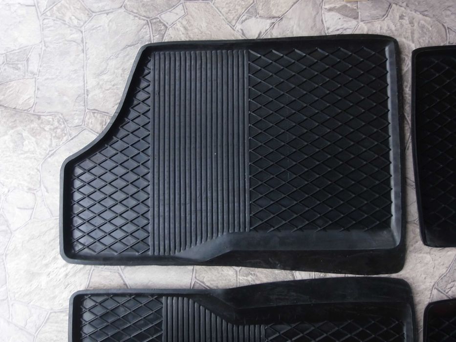Dywaniki Gumowe Wycieraczki Korytka Fiat Panda Seicento Cinqecento