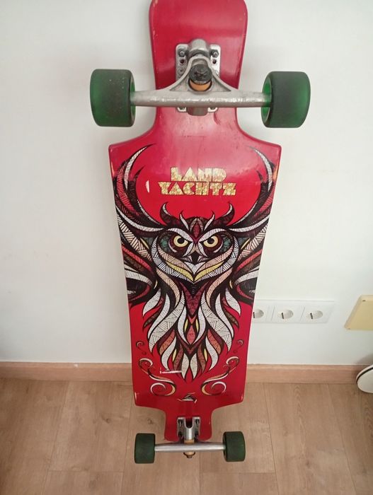 Landyachtz Tomahawk longboard skate