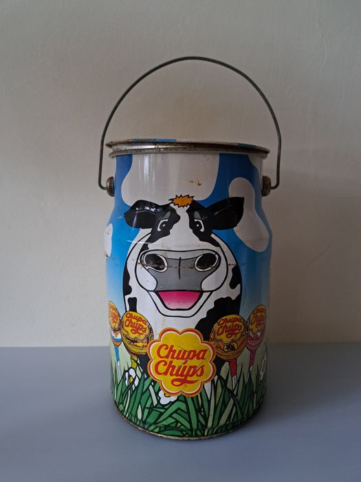 Puszka ChupaChups z krową bańka na mleko