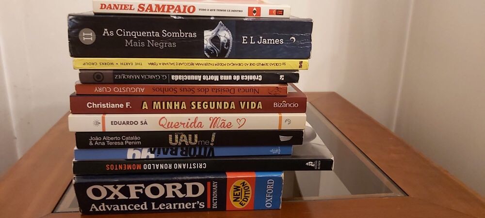 1€ 50 Cada livro  atual e em ótimo estado