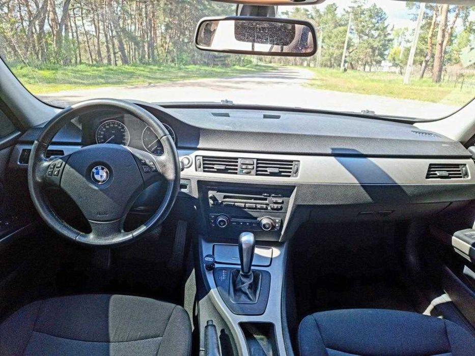 автомобіль BMW e90