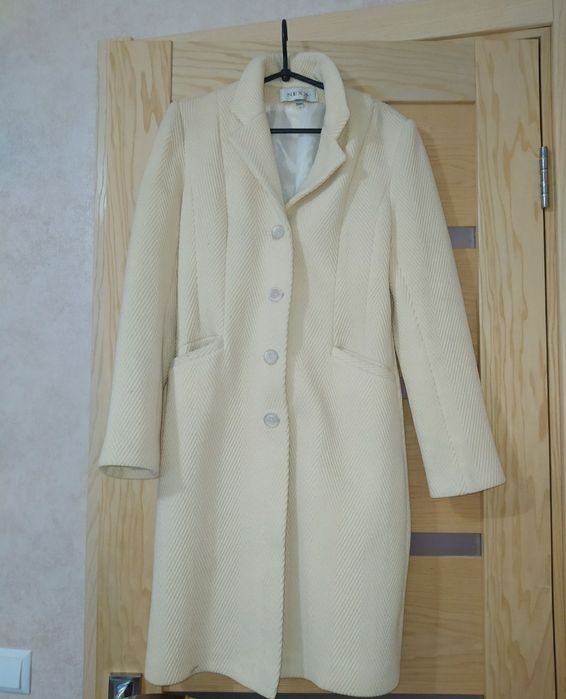 Осінне жіноче пальто