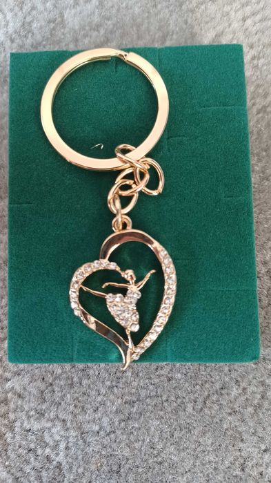Brelok z zawieszka baletnica w sercu cyrkonie