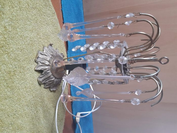 2 Candeeiros mesa antigos latão cristais, gotas, folhas, vidro vintage