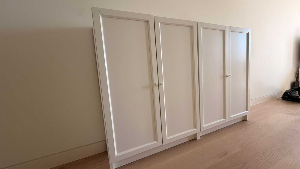 Duas estantes IKEA BILLY/OXBERG brancas 80x30x106cm