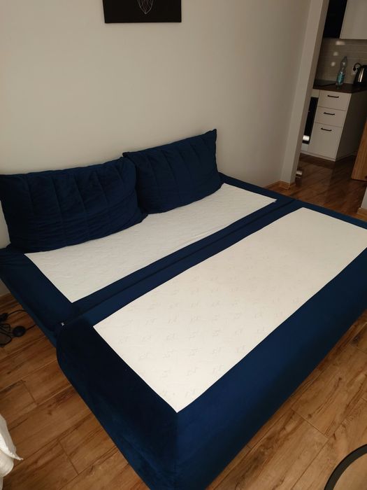 Sofa rozkładana 3-osobowa z pufem