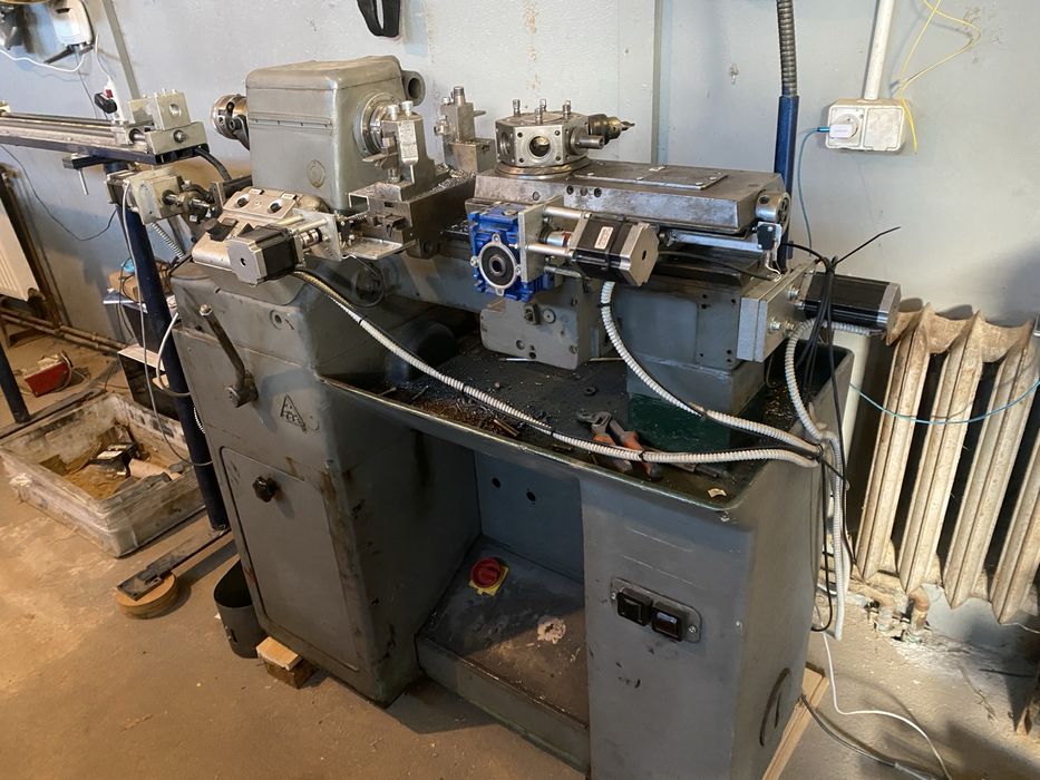 Tokarka CNC automat z podajnikiem pręta