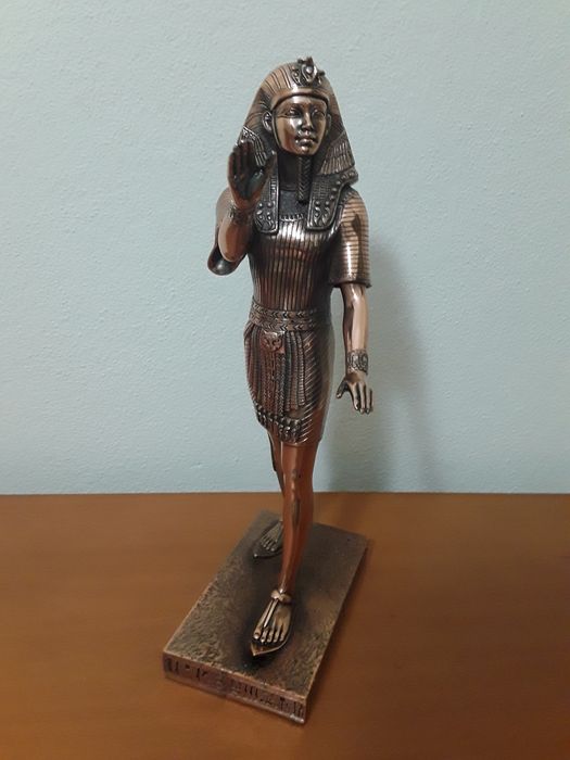 Estatua Egipcia banhada em cobre