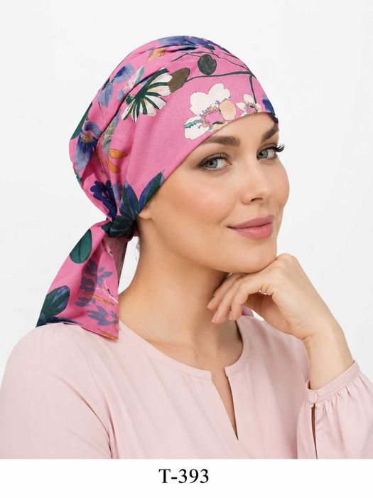Turban chusta po chemii Corcus w kolorze różowym z motywem kwiatowym -Nessaja salon peruk Kraków