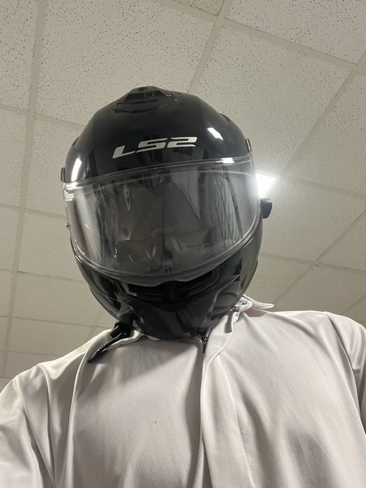 Kask motocyklowy LS2 – czarny