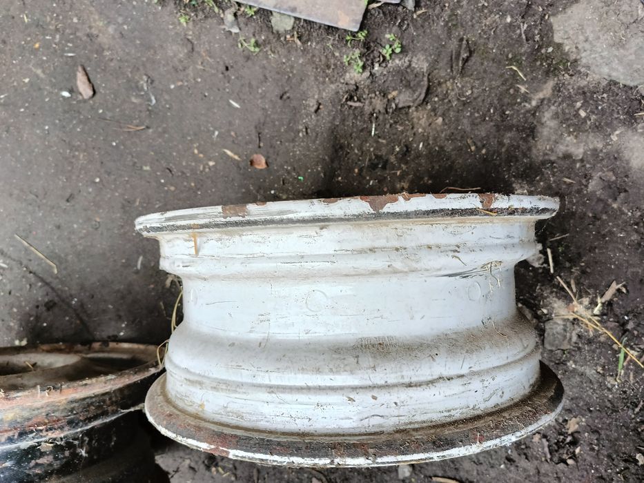 Диски на R13  шини на R14