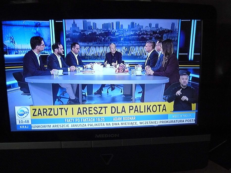 Telewizor na 12 wolt i na 230 wolt mały dom camping itp.