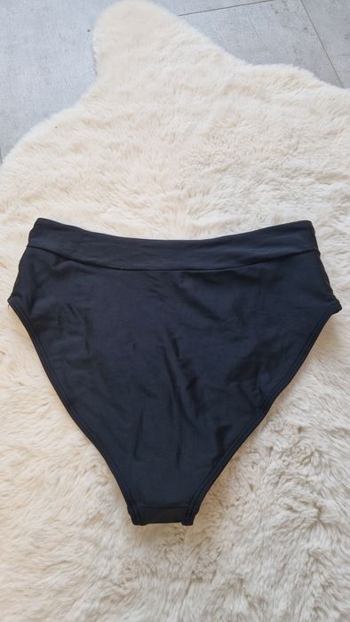 Czarne majtki kąpielowe  r. M