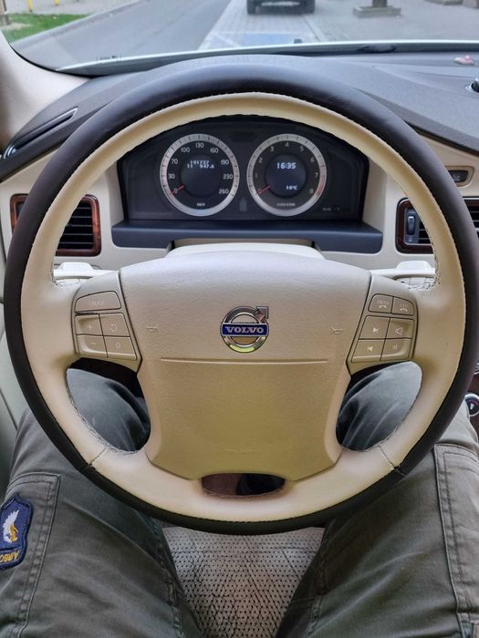 Obszywanie kierownic skórą naturalną Mobilny Serwis