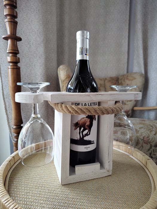Stojak na wino retro,loft,rękodzieło,prezent.