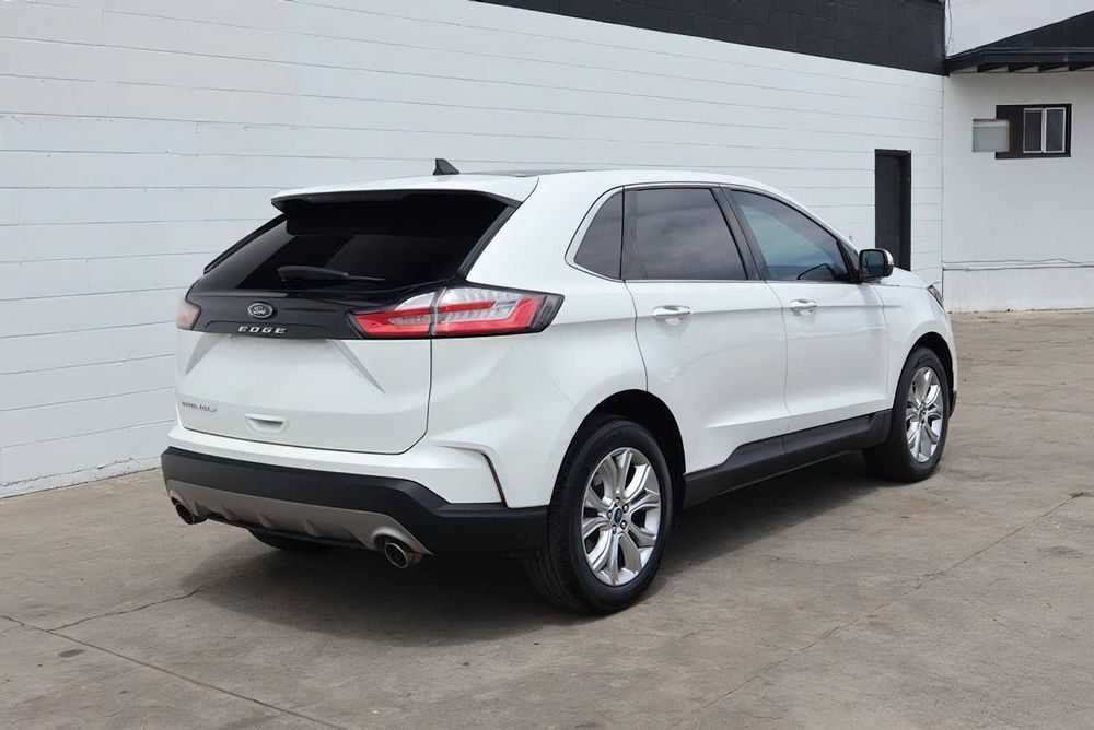 Ford Edge Titanium      2021