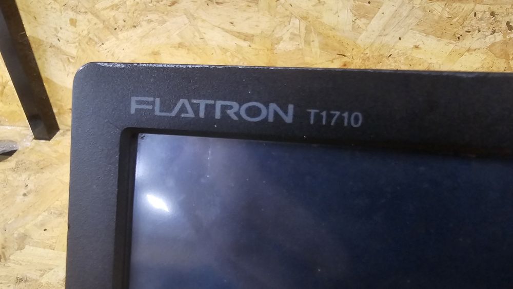 Monitor LG FLATRON T17108P-BN 17"