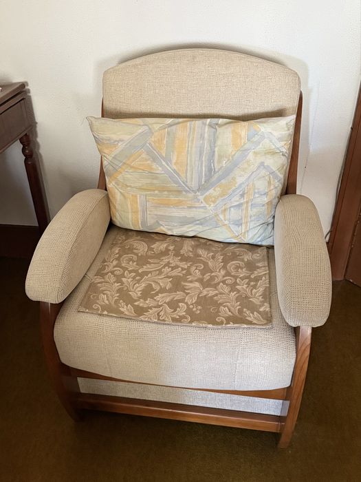 Conjunto de duas poltronas de madeira dos anos 70