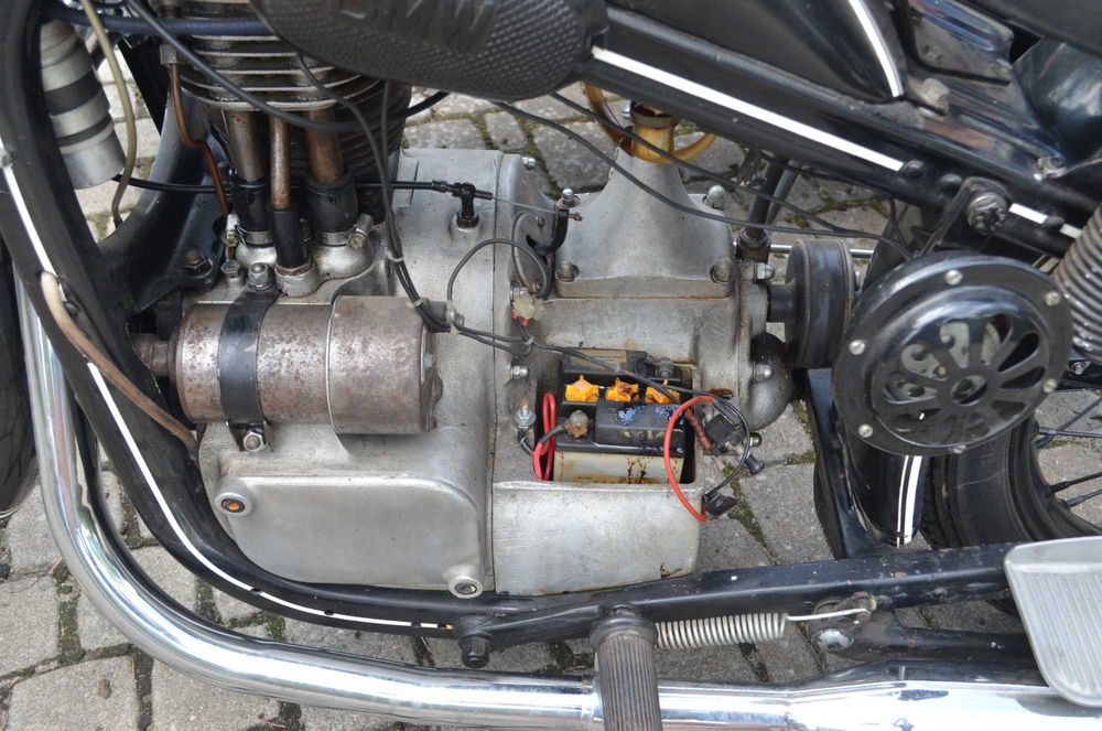 Motocykl z koszem zabytek  BMW  R60/2 /  BMW R35 osiołek  / BMW  R25/2