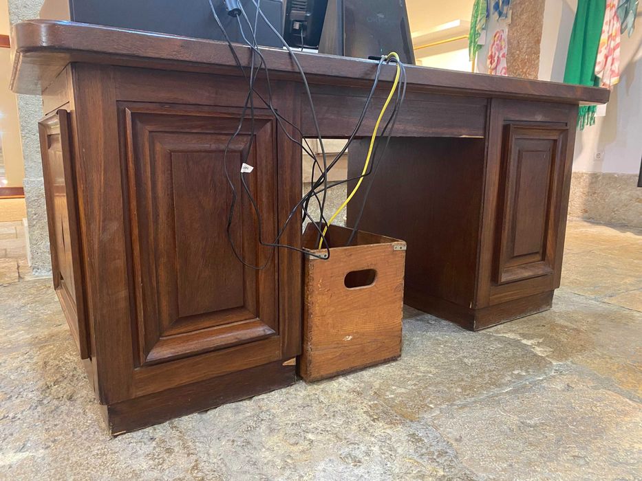 Secretária de madeira vintage maravilhosa!!!