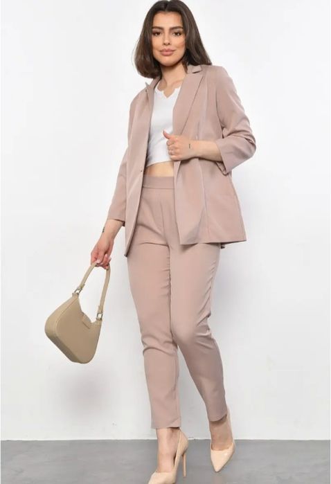 Костюм з брюками