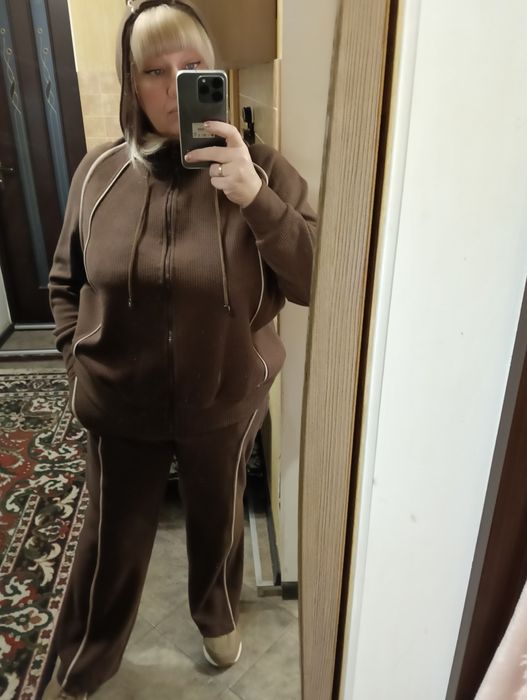 Продаю  костюм трикотаж рубчик