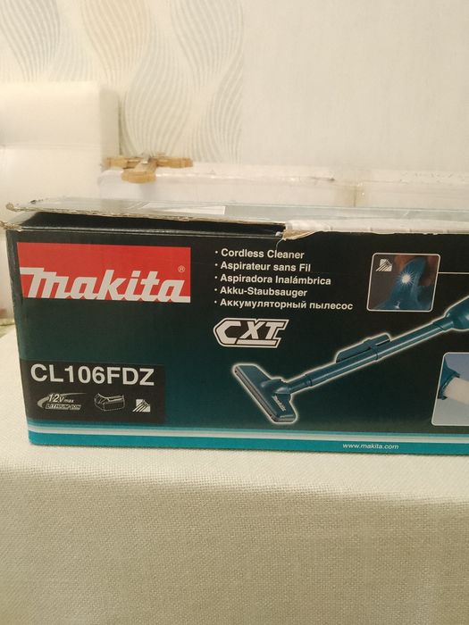 Продам пылесос аккумуляторный Макита GL106FDZ