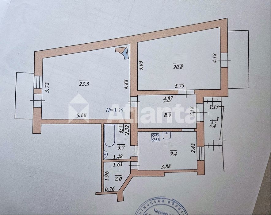 2 кімнт кварт в центрі, стан-жилий , є парко-місце, горище, підвал