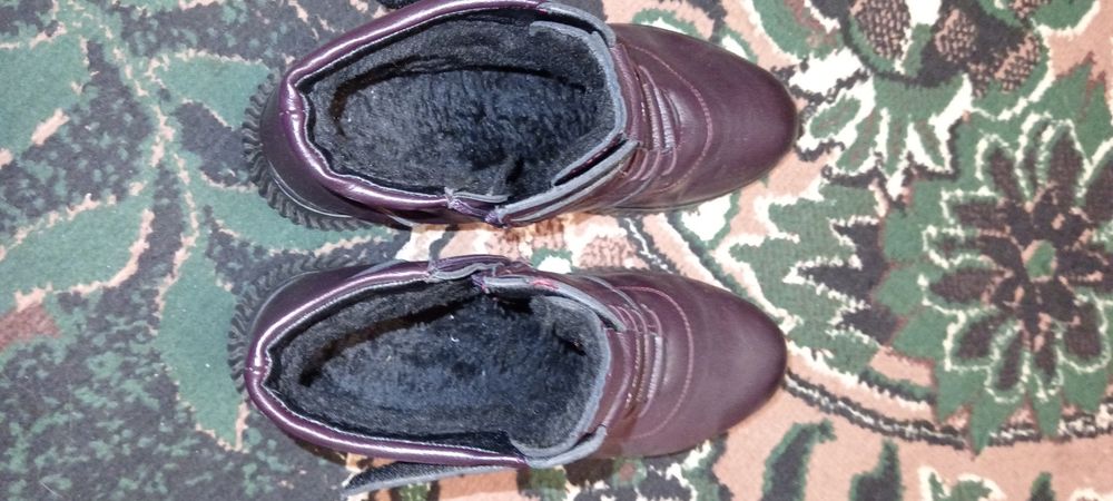 Продам зимние ботинки 40р.