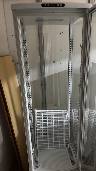 Vitrine em vidro gelada