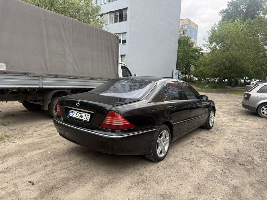 Mercedes-Benz w220 S-class