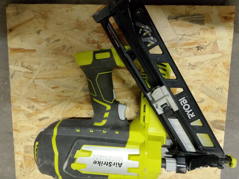 Gwoździarka akumulatorowa