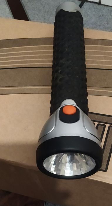 Ліхтар ручний на батерейках