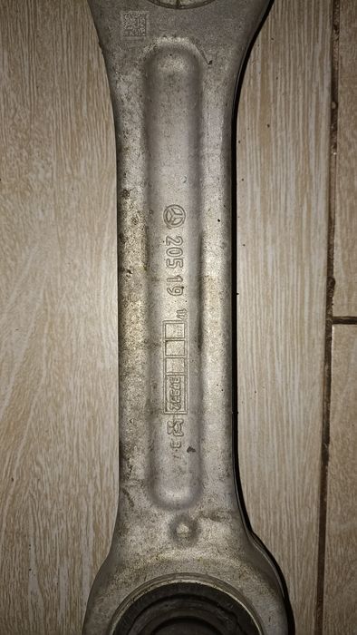 Рычаг подвески нижний перед Mercedes-Benz GLC 300 2018 пробега 68 тис.