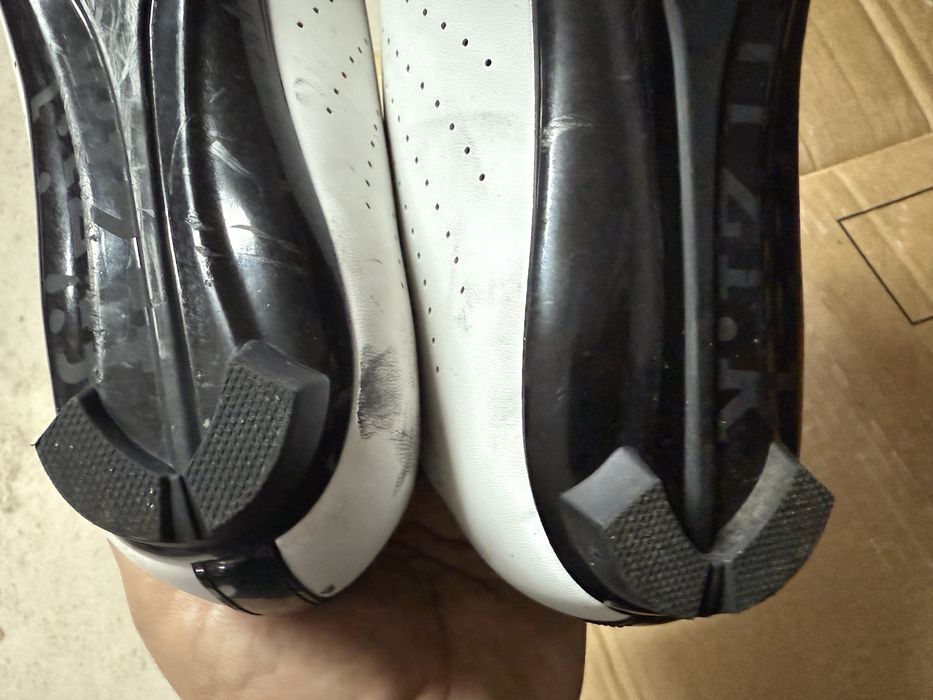 Sapatos Fisik como novos