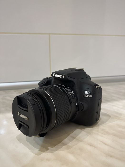 Фотоапарат Canon EOS 2000D 18-55 mm